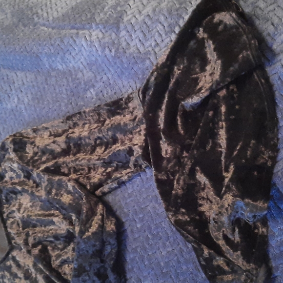 Velour Black Bell Sleeve Top - Picture 2 of 3